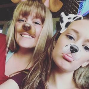 Meet your Posher, Larissa